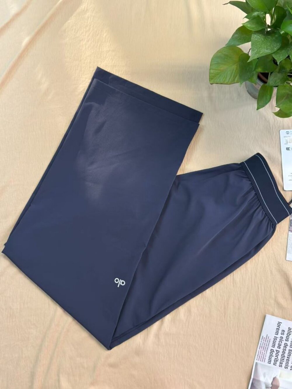 ALO Yoga Suit Up Pants Navy Blueđź§µWide Leg | Regular Length NWT - Picture 6 of 8